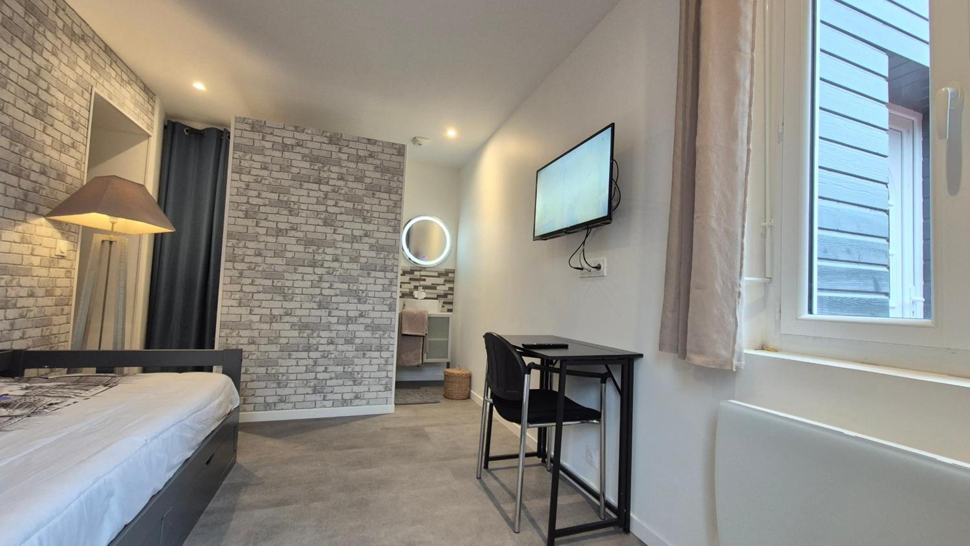 Maison Les Glycines รูออง ภายนอก รูปภาพ